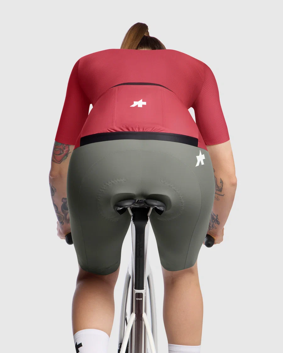 ASSOS DYORA R S11 Damska koszulka z krótkim rękawem Berry - Image 5