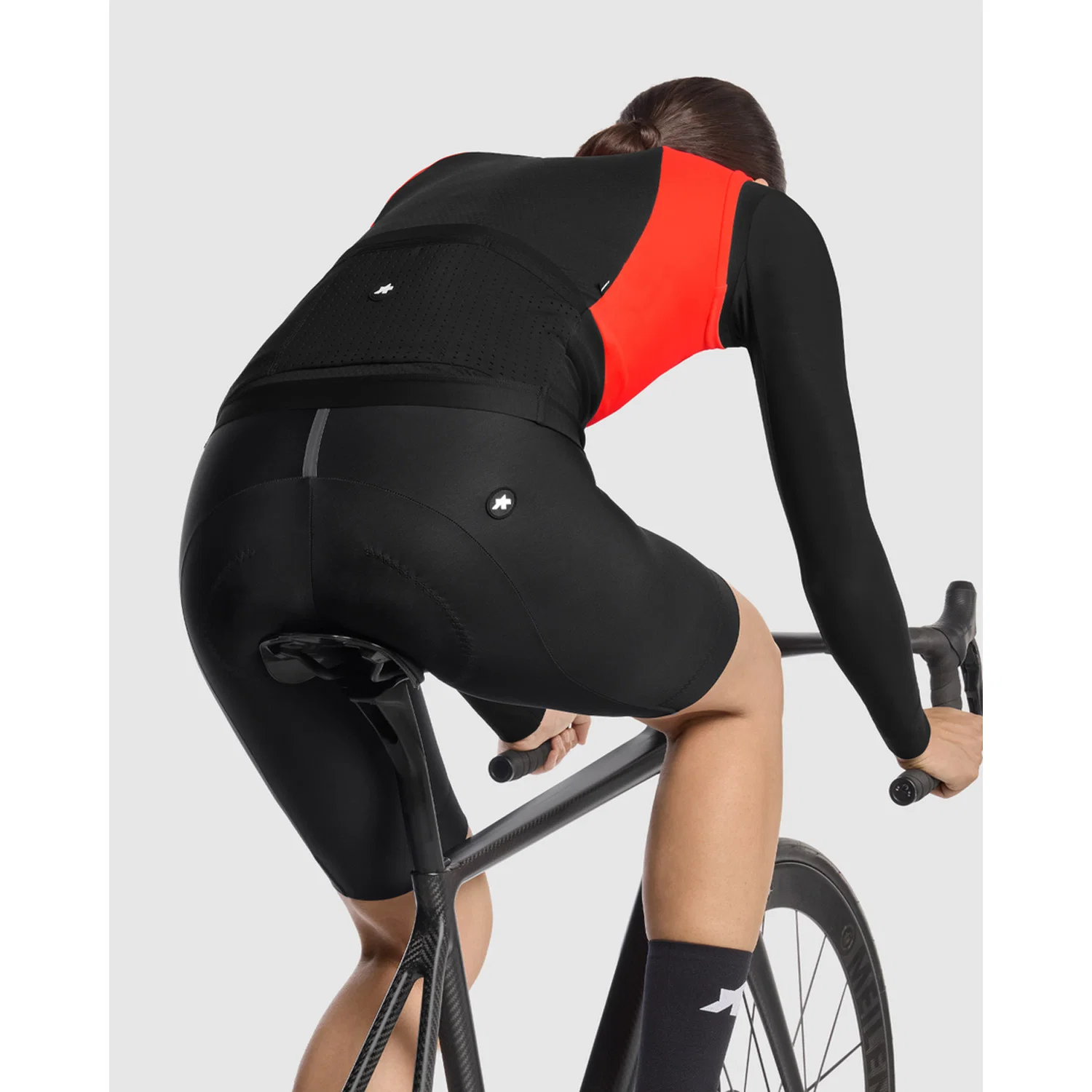 ASSOS DYORA R SPRING FALL S11 Damska kurtka bez rękawów LollyRed - Image 8