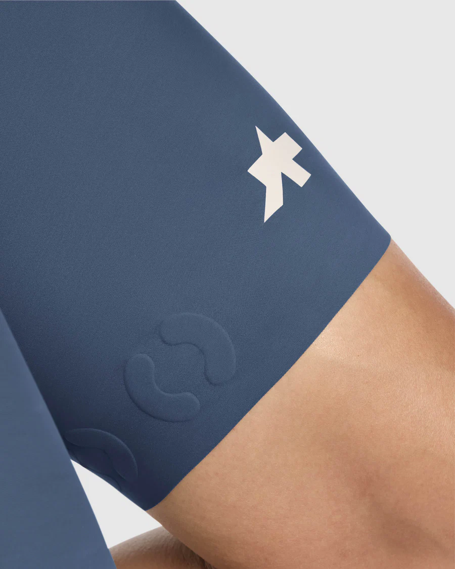 ASSOS EQUIPE R S11 Niebieska koszulka na szelkach - Image 11