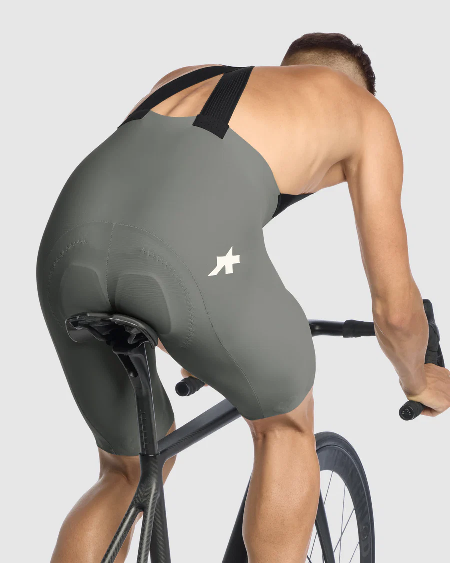 ASSOS EQUIPE R S11 Spodenki na szelkach Khaki - Image 9