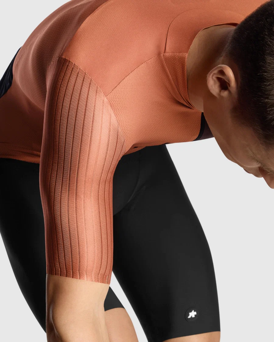 ASSOS EQUIPE RS S11 Brązowa koszulka z krótkim rękawem - Image 8