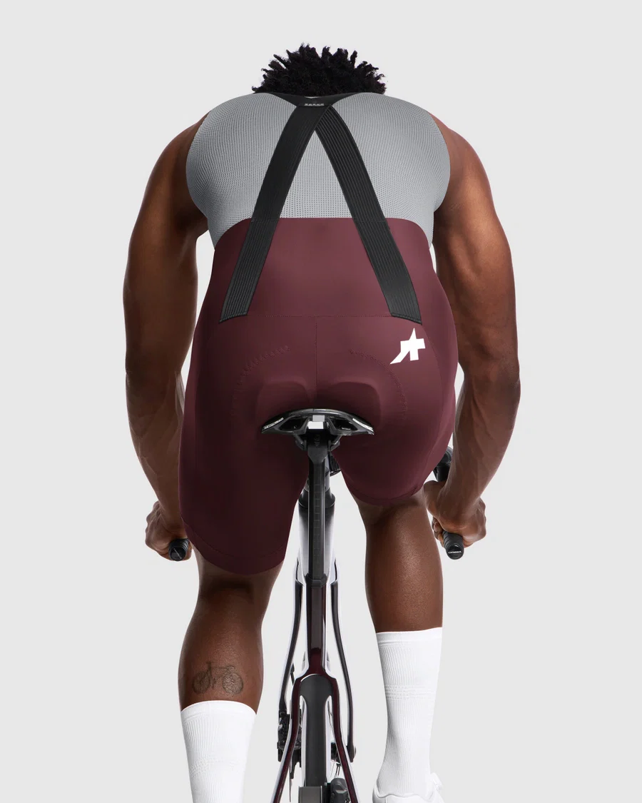 ASSOS MILLE GT S11 bordowo-czerwone getry na szelkach - Image 6