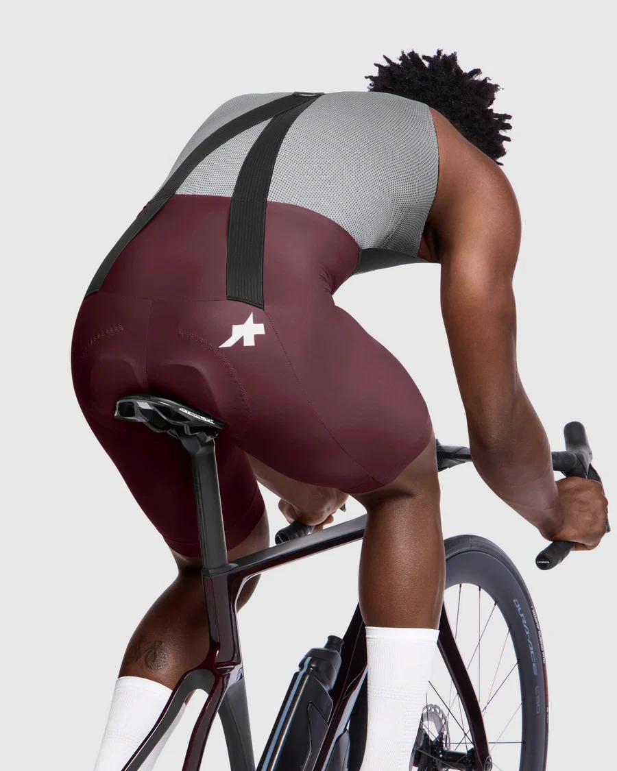 ASSOS MILLE GT S11 bordowo-czerwone getry na szelkach - Image 7