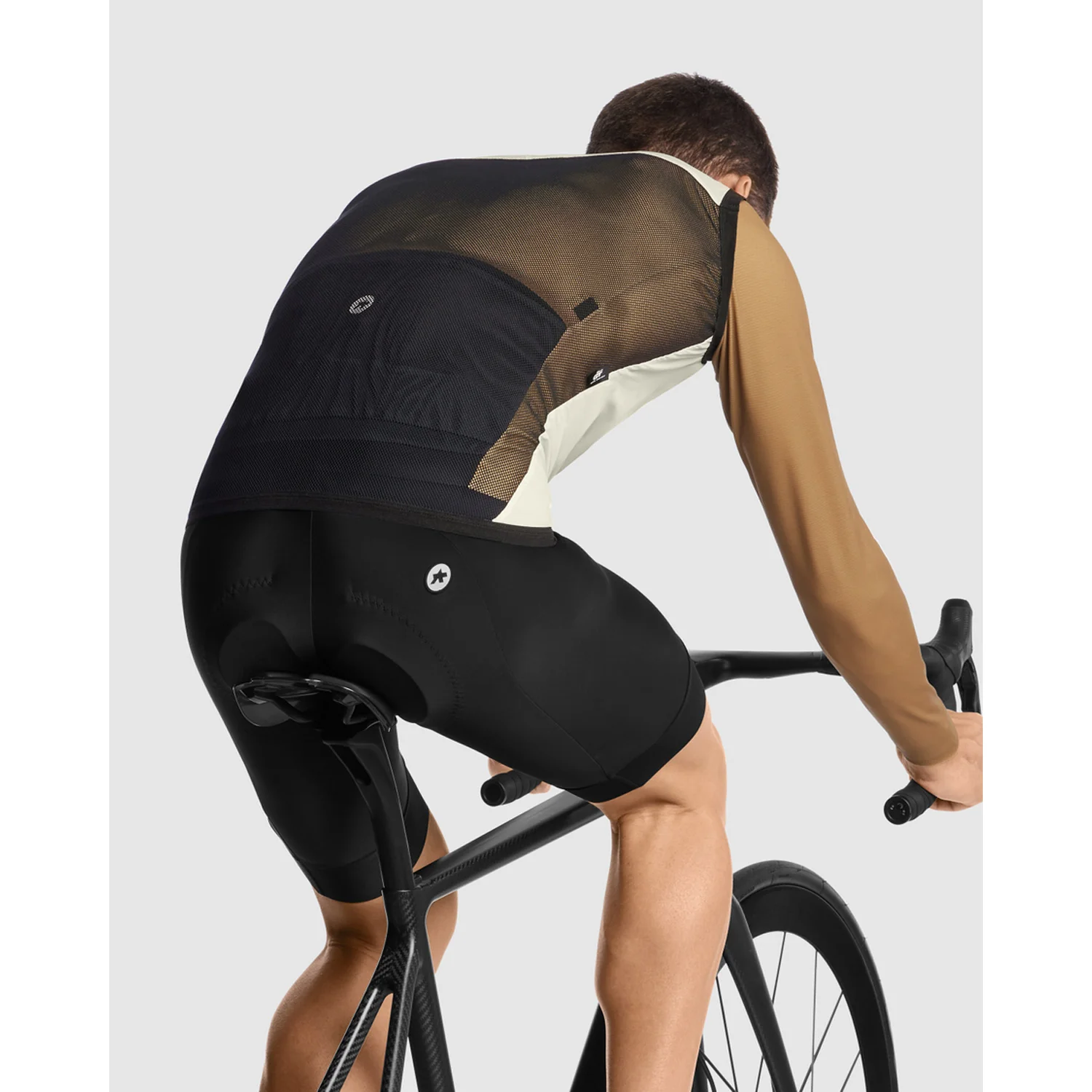 ASSOS MILLE GT WIND C2 Moon Sand Kurtka bez rękawów - Image 4