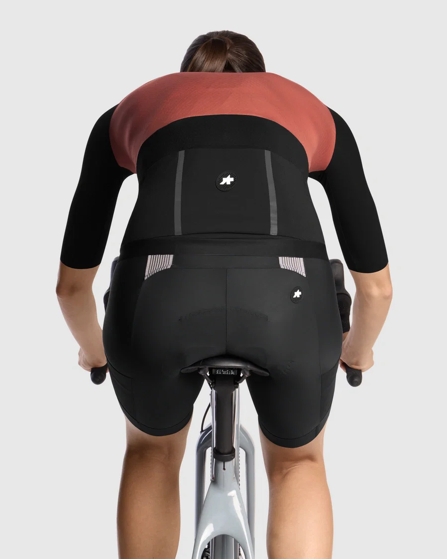 ASSOS TACTICA T5 damska koszulka z krótkim rękawem w kolorze spalonego brązu - Image 6