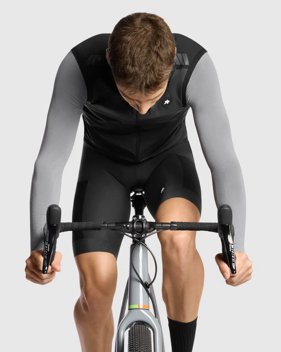 ASSOS TACTICA T5 Kurtka bez rękawów czarny - Image 5