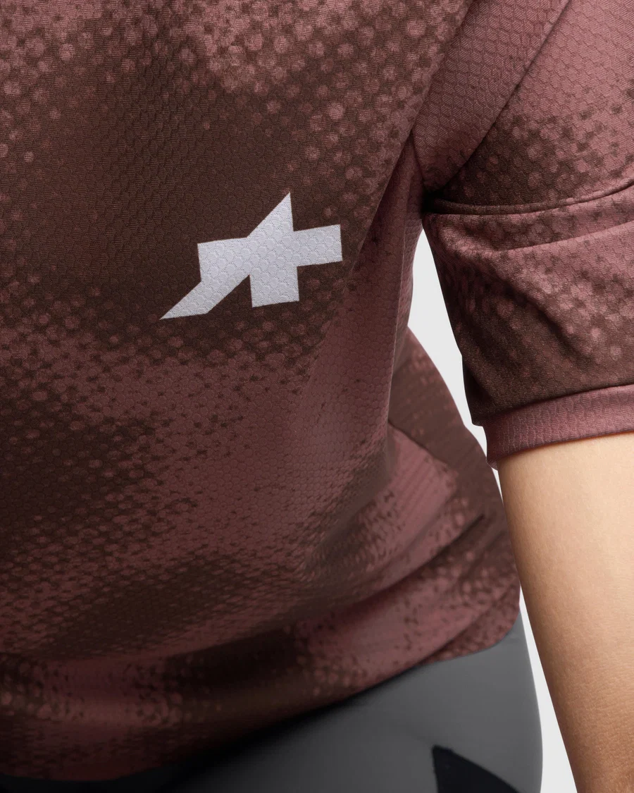ASSOS TACTICA T5 MUD FLAGE koszulka z krótkim rękawem brązowa - Image 3