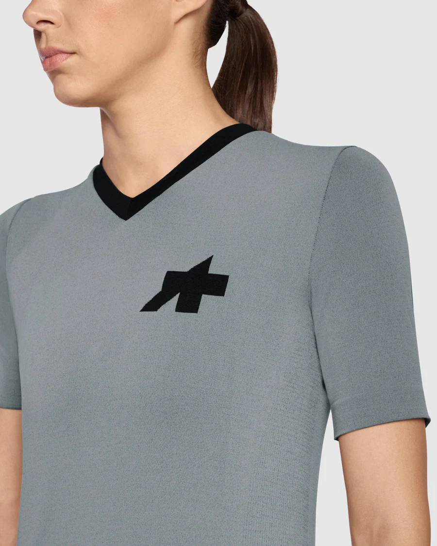 ASSOS TACTICA TECH T5 Koszulka damska z krótkim rękawem szara - Image 8