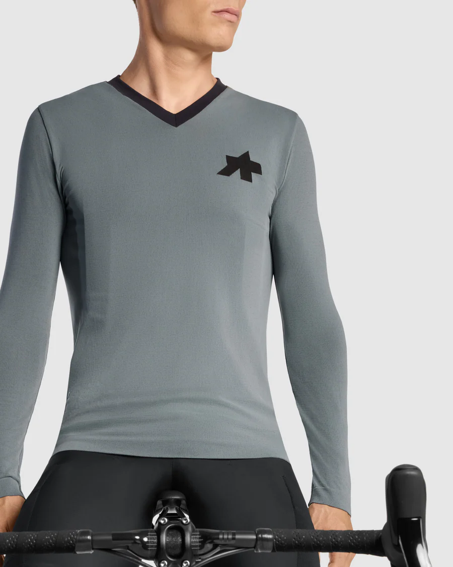 ASSOS TACTICA TECH T5 Koszulka z długim rękawem szara - Image 8