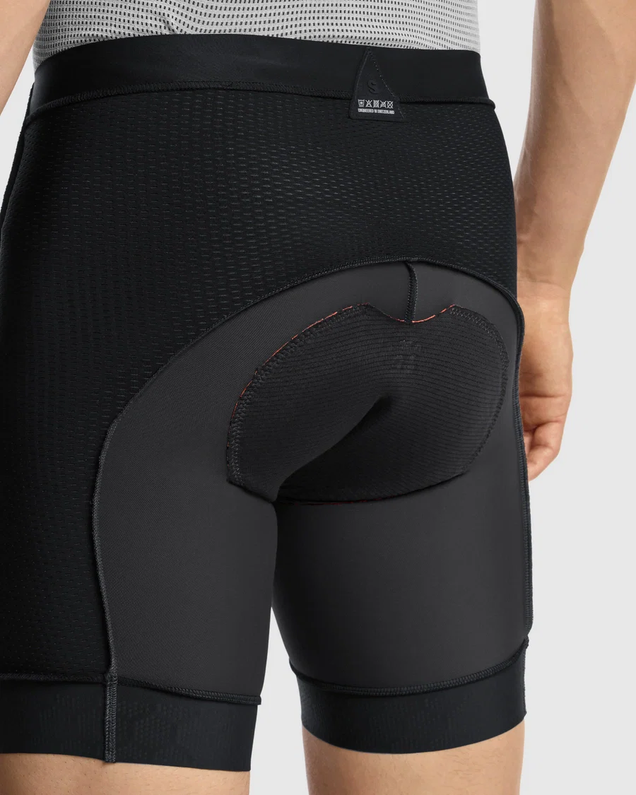 ASSOS TACTICA URBAN T5 Spodenki czarny - Image 7