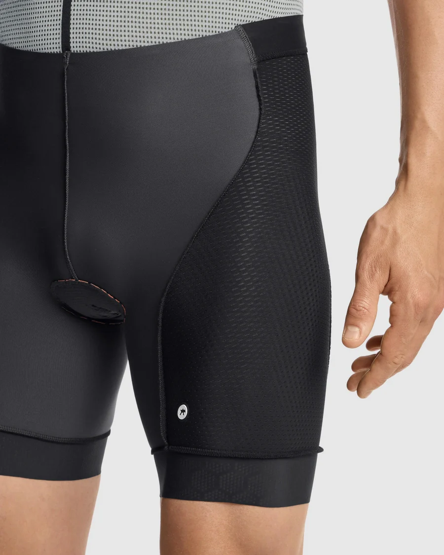 ASSOS TACTICA URBAN T5 Spodenki czarny - Image 8