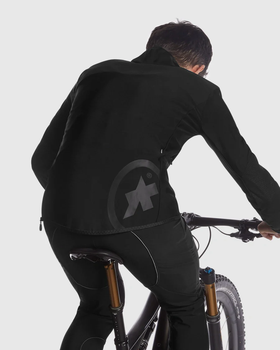 ASSOS TRAIL WINTER Jacket Black - Image 5