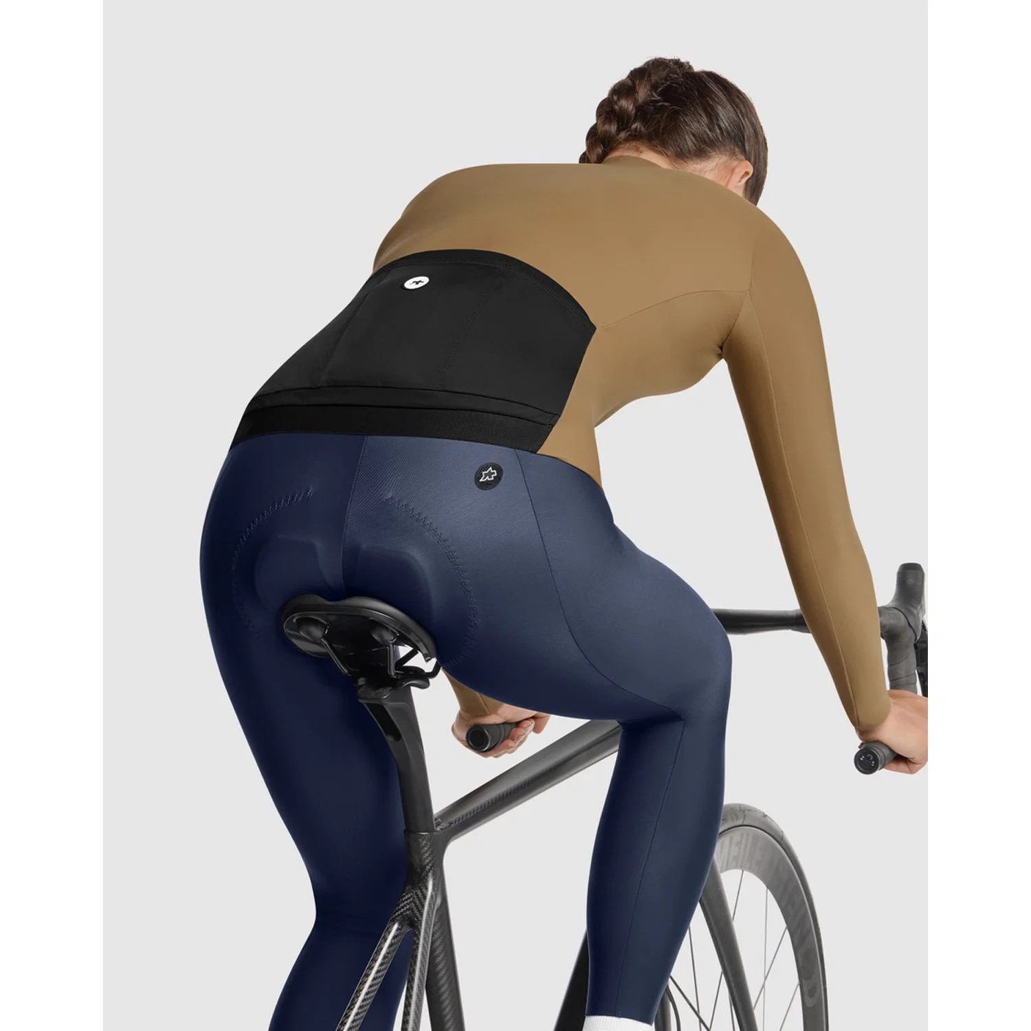 ASSOS UMA GT SPRING FALL C2 damska koszulka z długim rękawem brązowo-popielata - Image 8