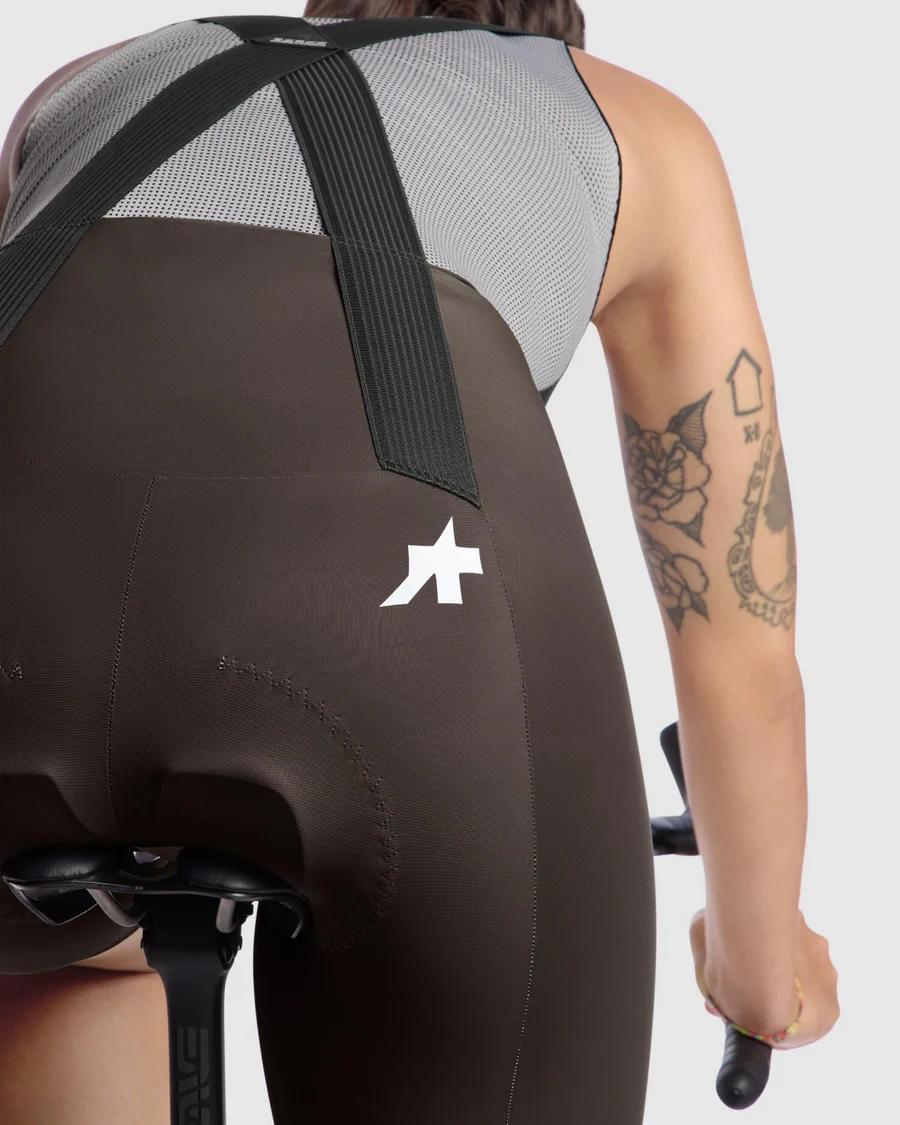 ASSOS UMA GT S11 damskie brązowe getry na szelkach - Image 10