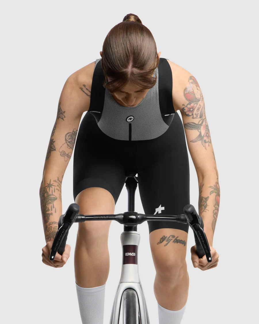 ASSOS UMA GT S11 damskie szorty kąpielowe czarny - Image 8