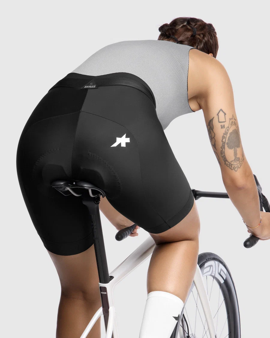 Damskie spodenki ASSOS UMA GT Half S11, czarny - Image 7