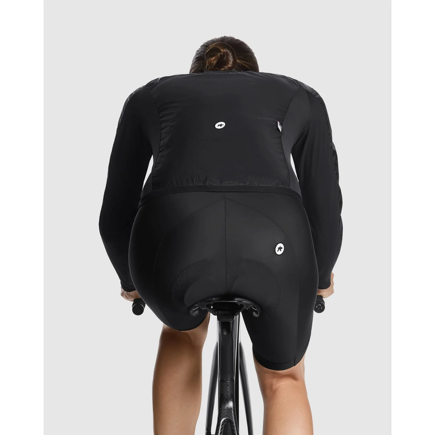 ASSOS UMA GT WIND C2 Kurtka damska czarny - Image 6