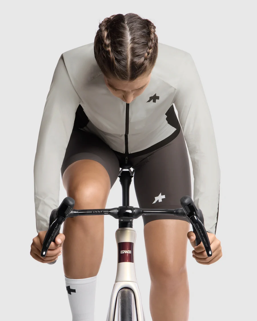 ASSOS UMA GT WIND S11 Kurtka damska Mleko migdałowe - Image 5