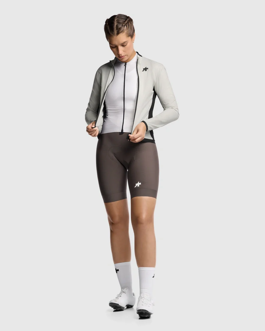 ASSOS UMA GT WIND S11 Kurtka damska Mleko migdałowe - Image 7
