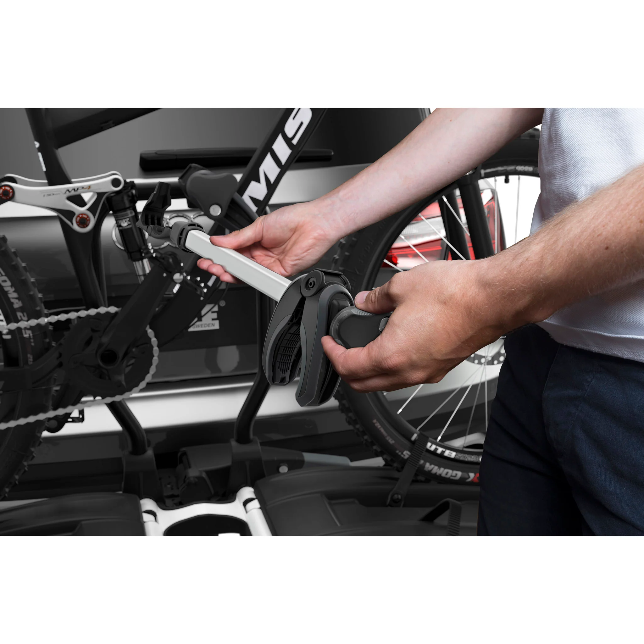 Bagażnik rowerowy THULE EASYFOLD XT 2 na hak holowniczy - Image 8