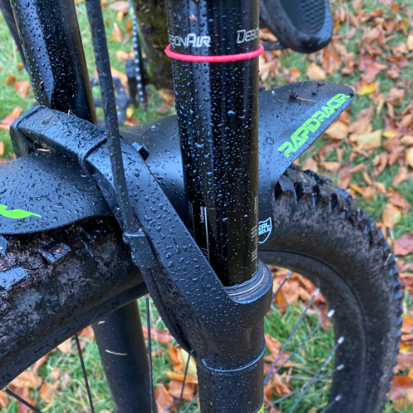 RRP EnduroGuard Duży błotnik (widelce od 120 do 200 mm) Czarny - Image 2