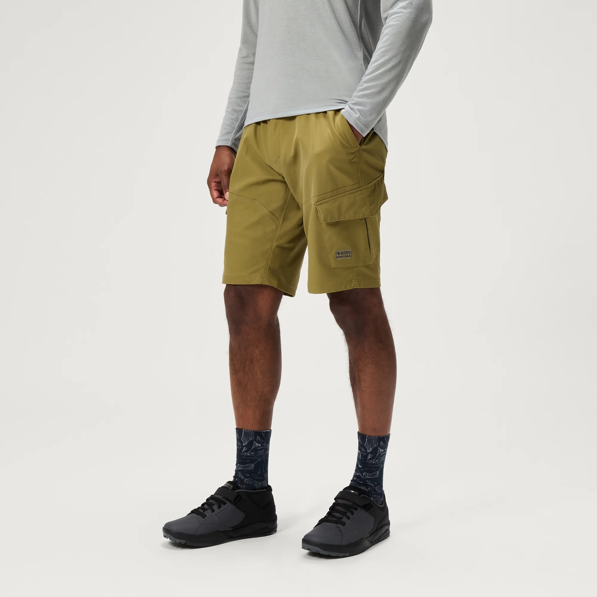 Spodenki ENDURA LOOP CARGO Olive Green - Image 4