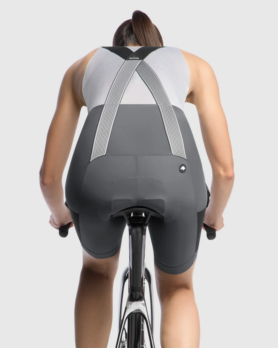 ASSOS TACTICA KIESKAFER T5 GRAVEL Bibshort damskie szary - Image 7