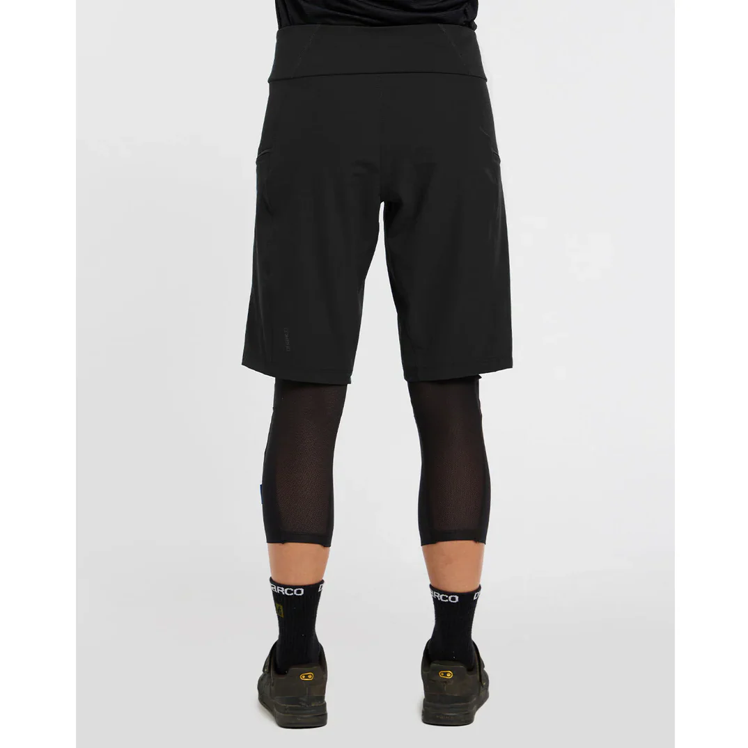 Damskie spodenki DHARCO TRAIL Shorts Black - Image 2