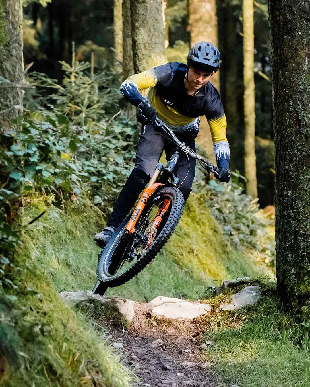 DHARCO RACE ACID RAIN Koszulka z długim rękawem czarny/żółty - Image 9