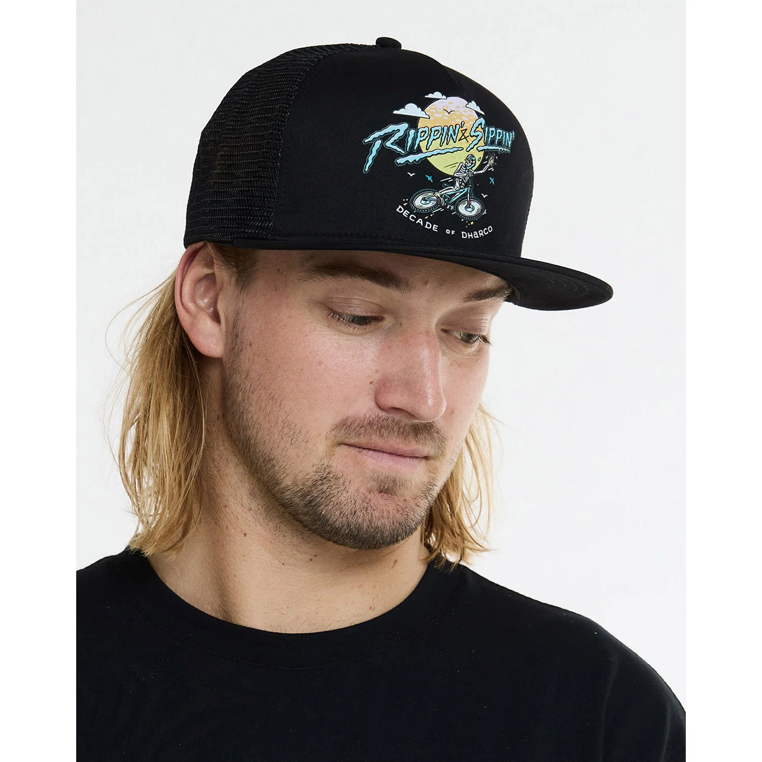 DHARCO FLAT BRIM TRUCKER RIPPIN AND SIPPIN Cap czarny - Image 5