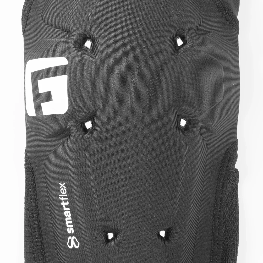 Juniorskie ochraniacze łokci G-FORM PRO-X4 czarne - Image 4