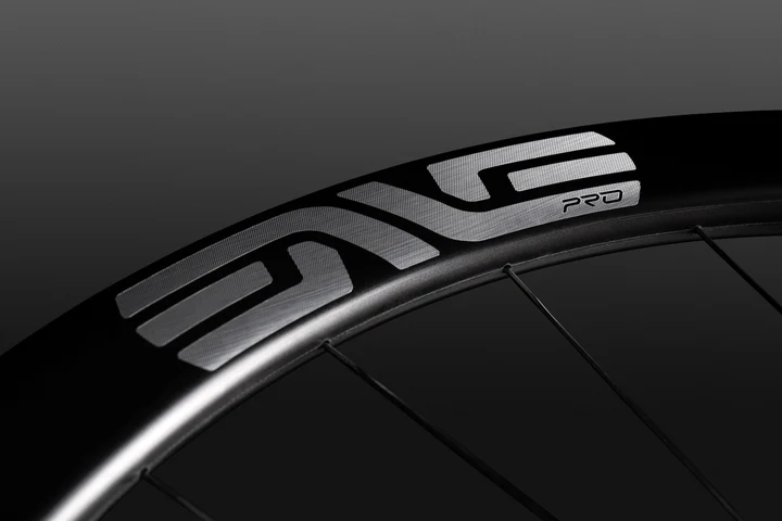 Koło tylne ENVE SES 4.5 PRO Tubeless Ready (Center Lock) czarne - Image 5