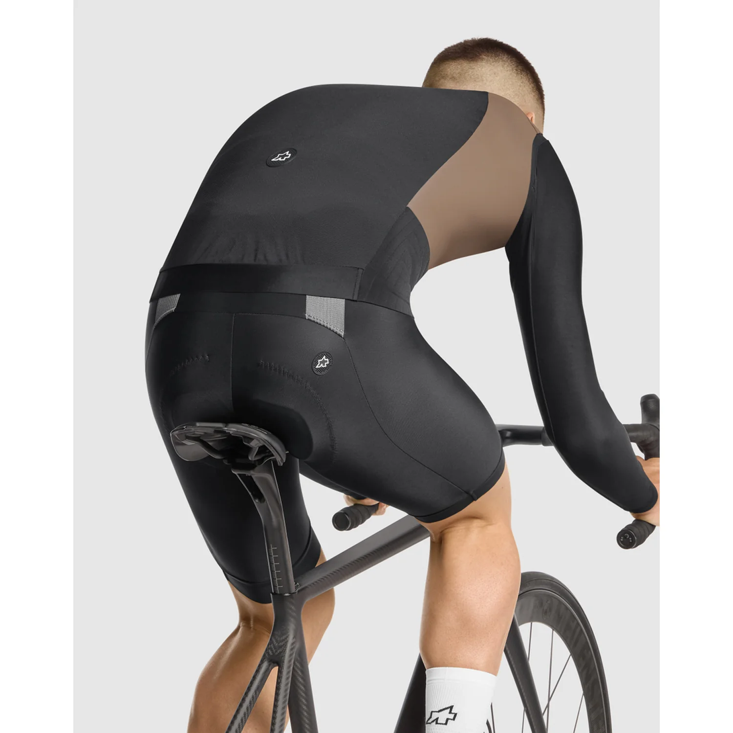 ASSOS MILLE GTS SPRING FALL S11 Terra Sand Kurtka bez rękawów - Image 8