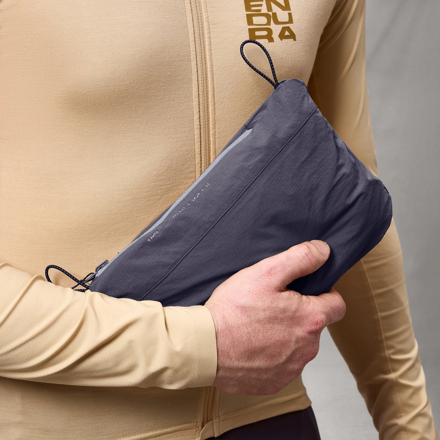 Kurtka ENDURA ALLTRACK RIDE PACKABLE Carbon Jacket Grey - Image 5