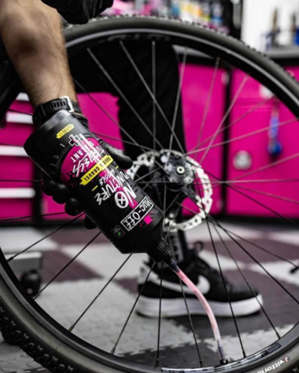 MUC-OFF Road & Gravel Preventive Liquid (500 ml) - Image 2