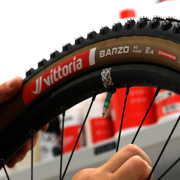 Opona VITTORIA BARZO XC RACE 29x2.4 Graphene/Silica Tubeless Ready Soft Beige - Image 3