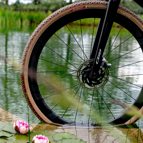 Opona VITTORIA TERRENO PRO T60 Mixed Gravel Race 700x35c Tubeless Ready Soft Brown - Image 3