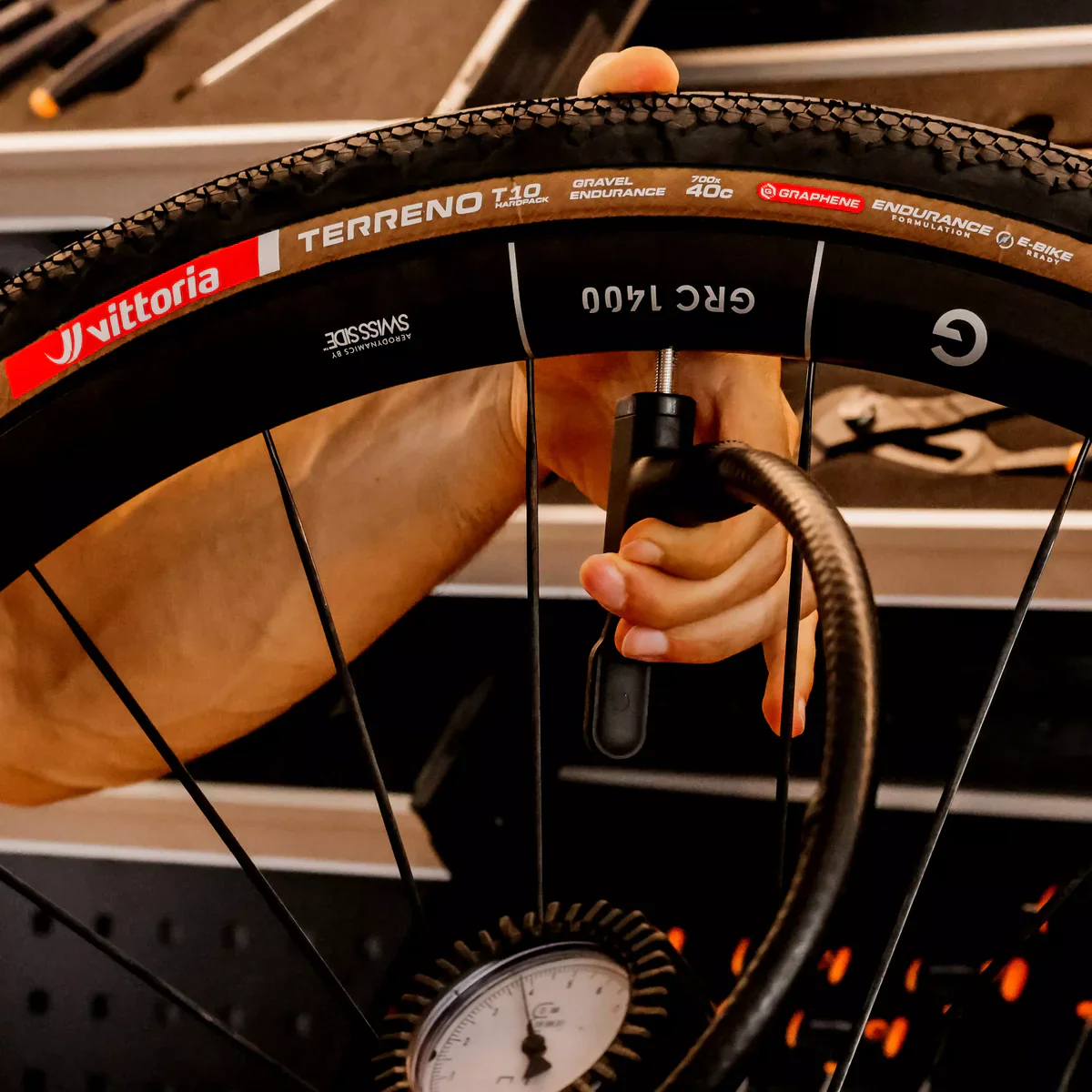 Opona VITTORIA TERRENO T10 HARDPACK Gravel Endurance 700x40c Tubeless Ready Soft Brown - Image 3