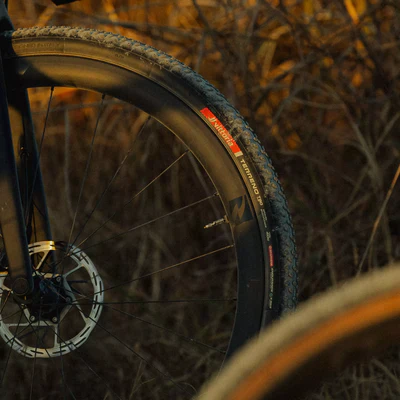 Opona VITTORIA TERRENO T90 MUD Gravel Endurance 700x40c Tubeless Ready Soft Brown - Image 3