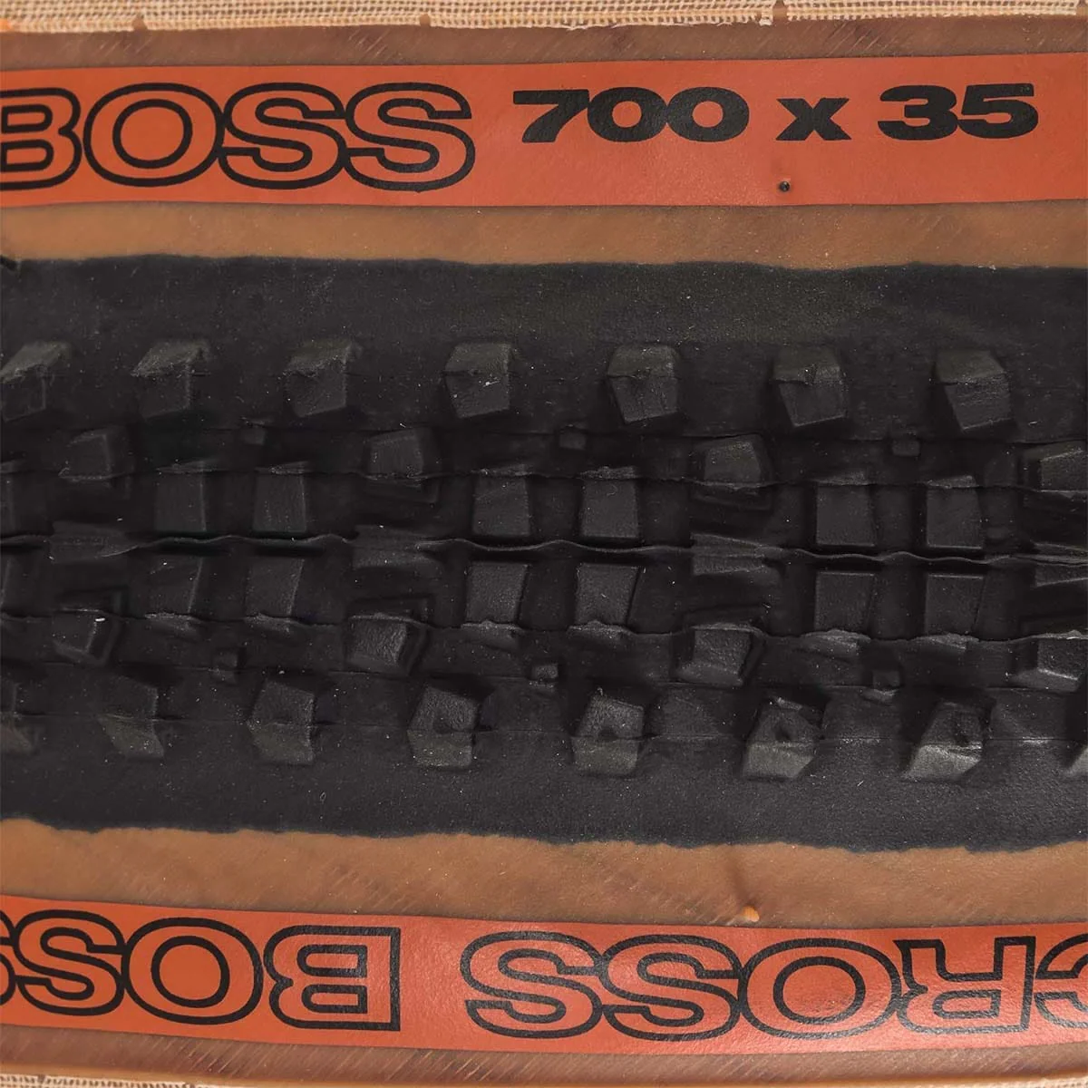 Opona WTB CROSS BOSS TCS Light 700x35c Tubeless Ready Beige - Image 3
