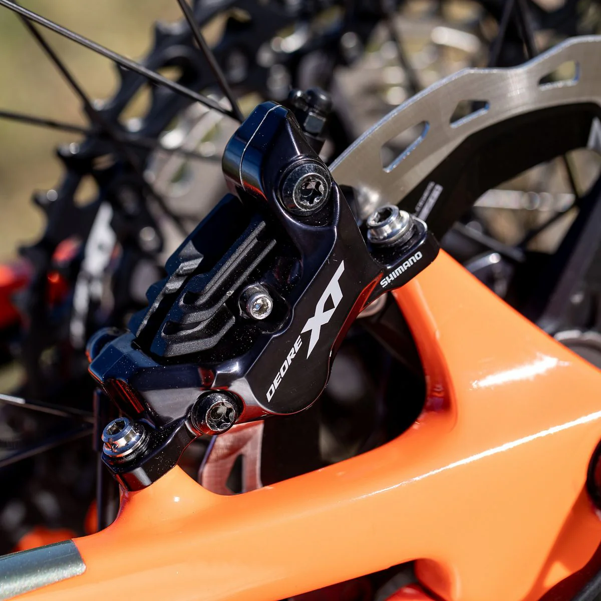 Para 4-tłoczkowych wentylowanych klocków hamulcowych SHIMANO XT M8120 J-KIT - Image 5