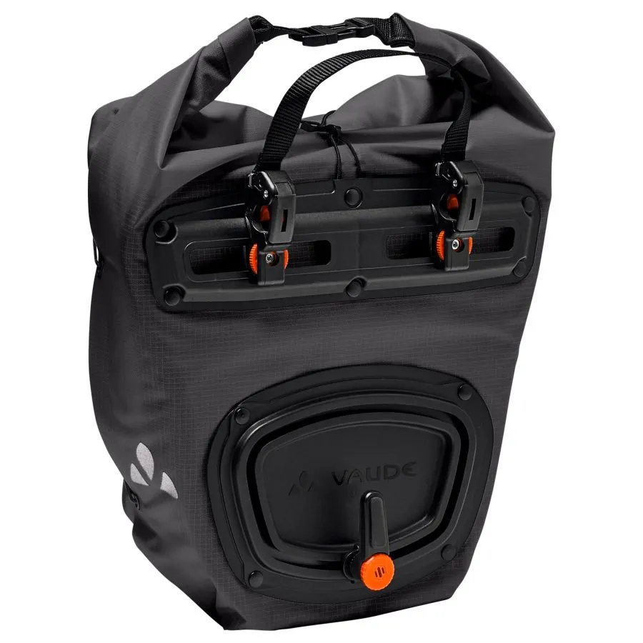 Para czarnych toreb bagażowych VAUDE AQUA FRONT LIGHT 22 L - Image 2