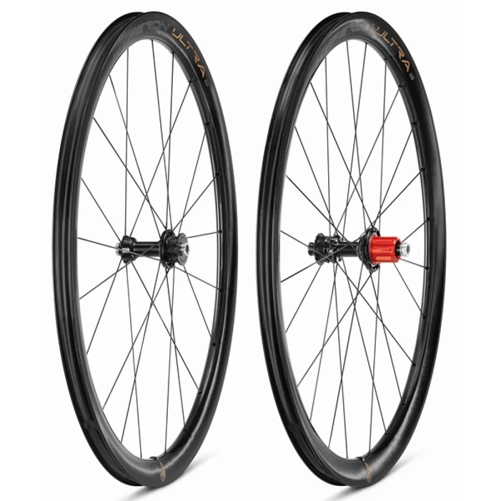 Para kół CAMPAGNOLO HYPERON ULTRA DISC przystosowanych do jazdy bezdętkowej (centralna blokada)