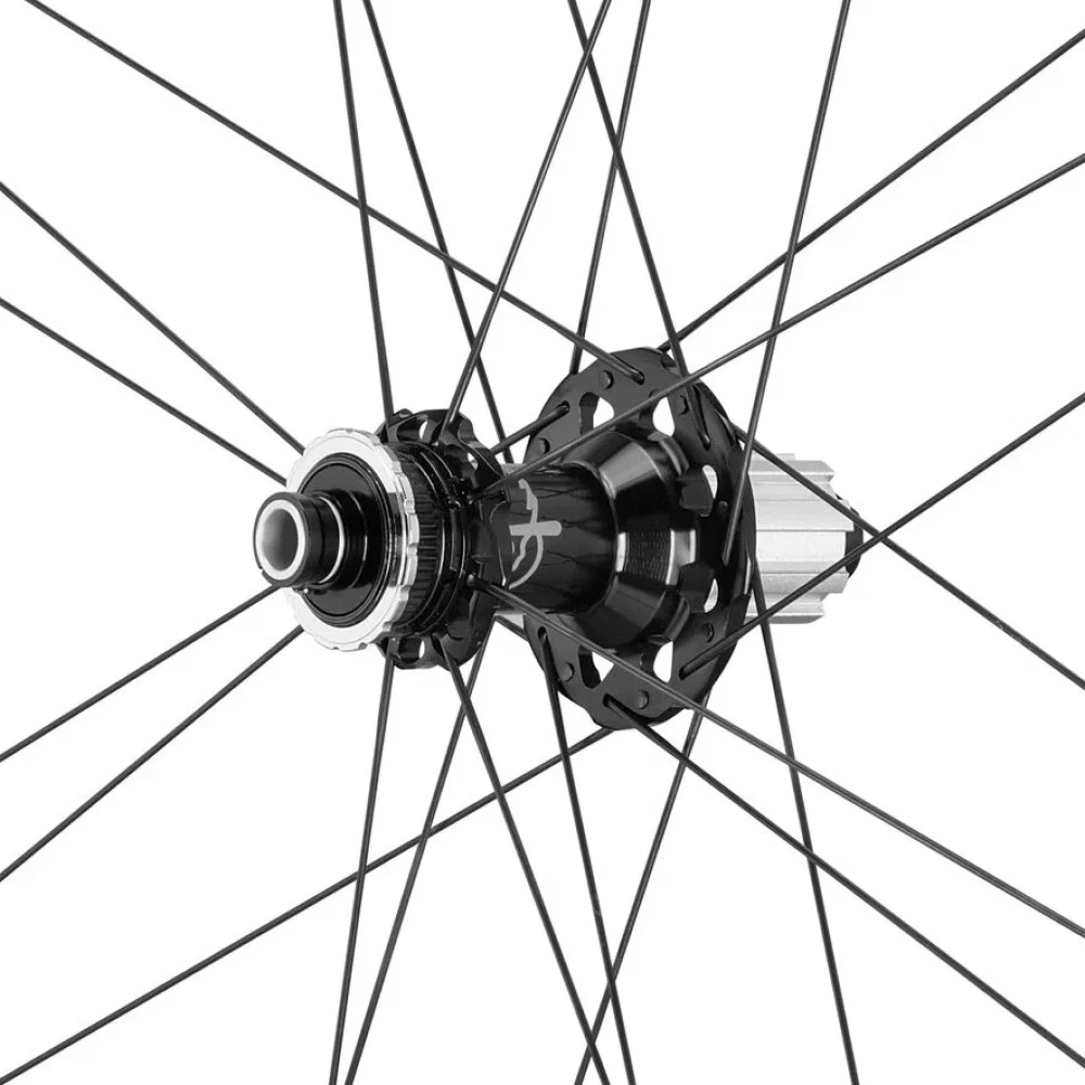 Para kół CAMPAGNOLO SHAMAL CARBON przystosowanych do jazdy bezdętkowej (centralna blokada) - Image 10