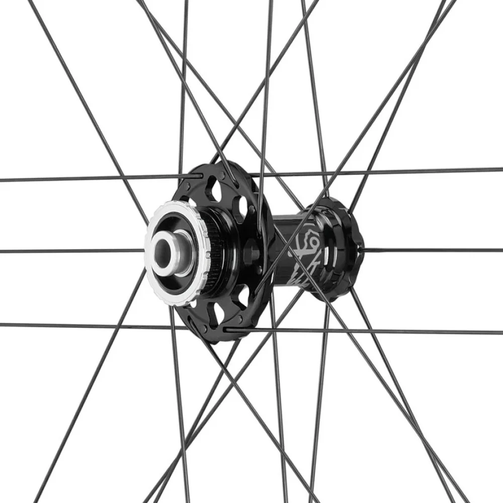 Para kół CAMPAGNOLO SHAMAL CARBON przystosowanych do jazdy bezdętkowej (centralna blokada) - Image 6