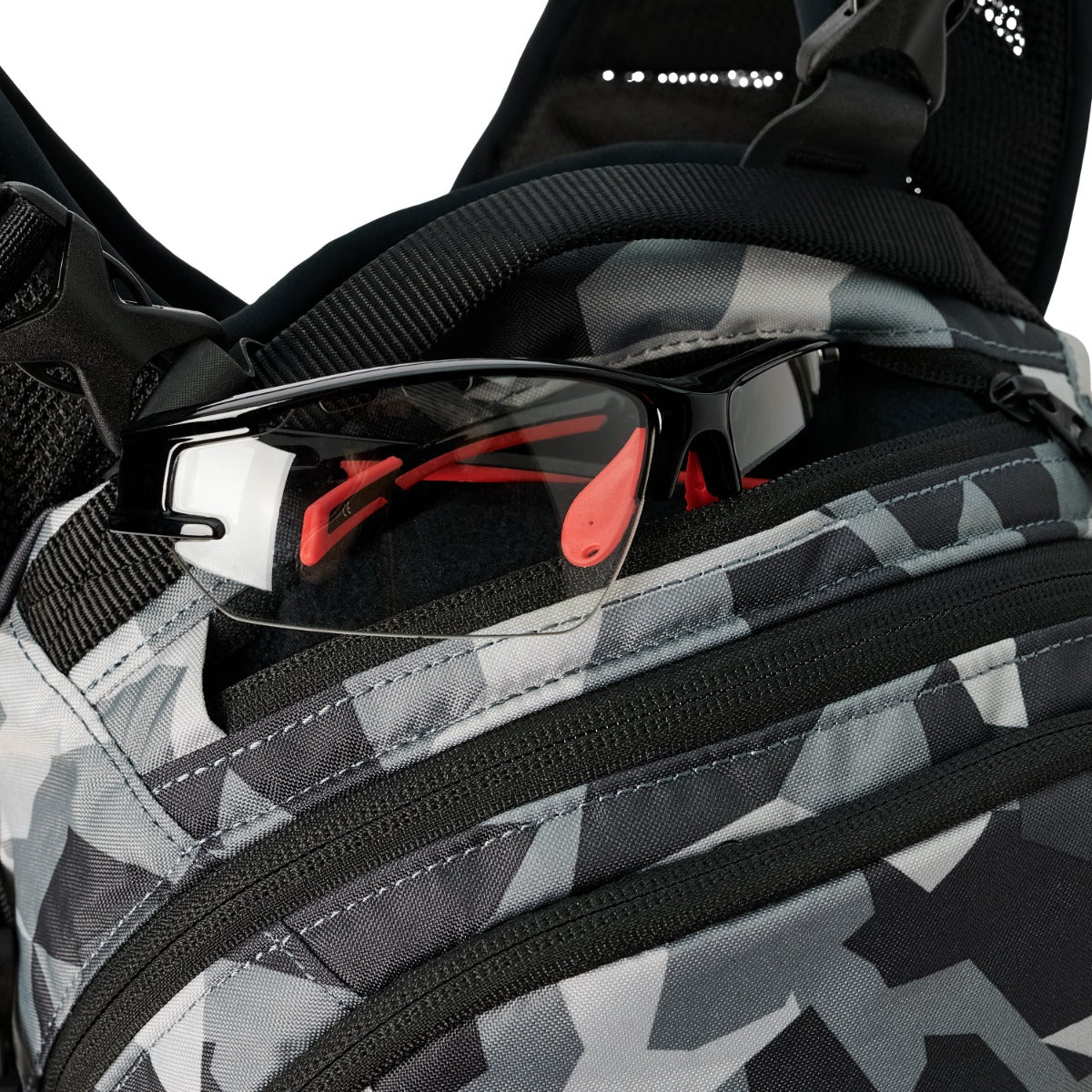 Plecak USWE SHRED 25 L Camo - Image 8