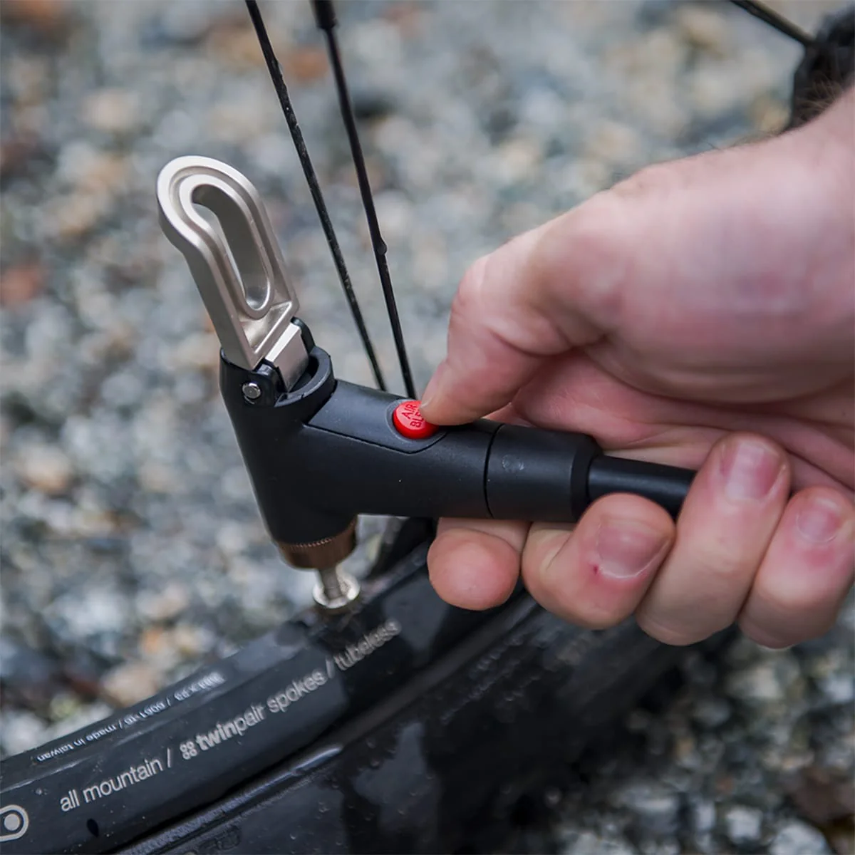 Pompka do stóp BLACKBURN CHAMBER TUBELESS brązowa - Image 26