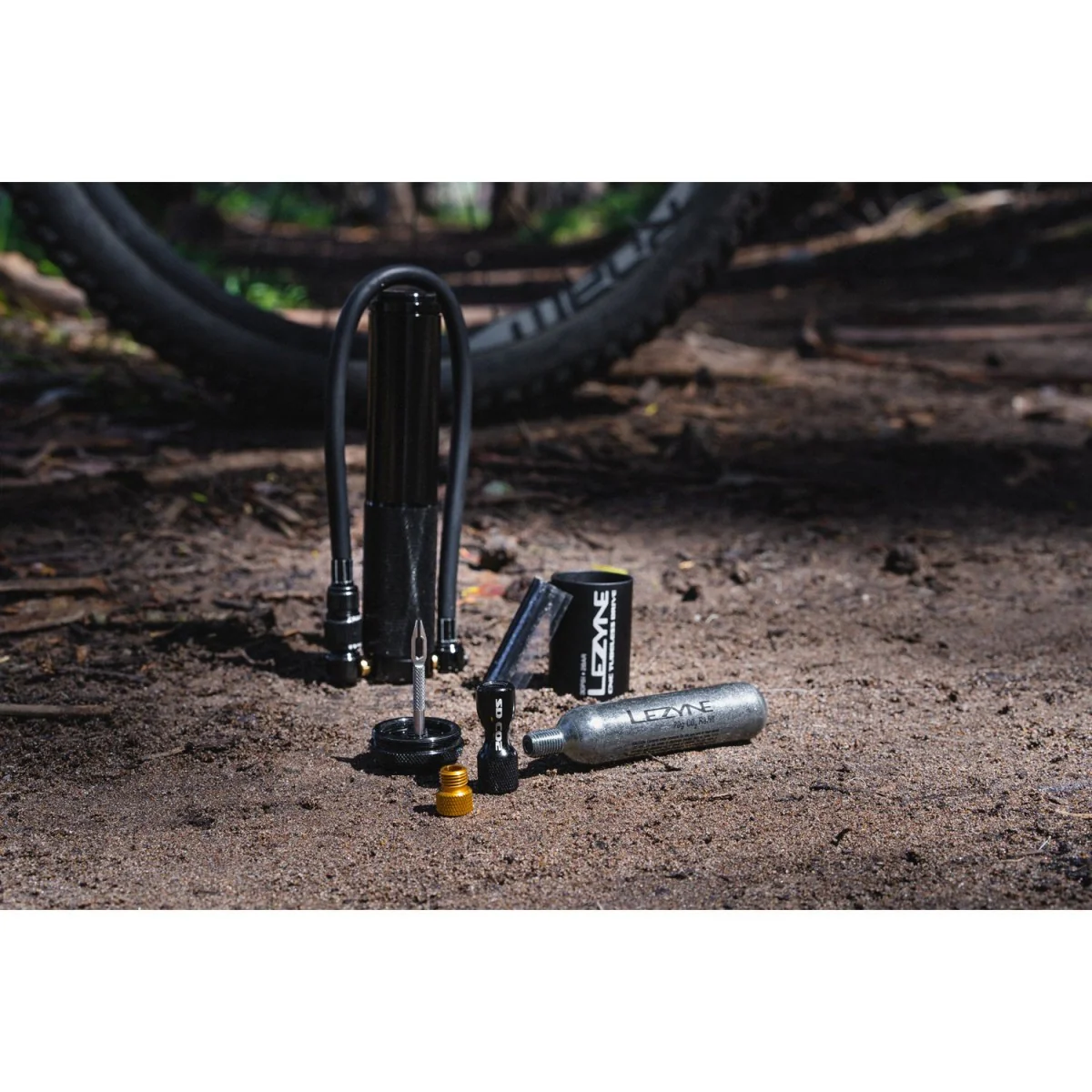 Pompka ręczna LEZYNE CNC TUBELESS DRIVE czarna - Image 3