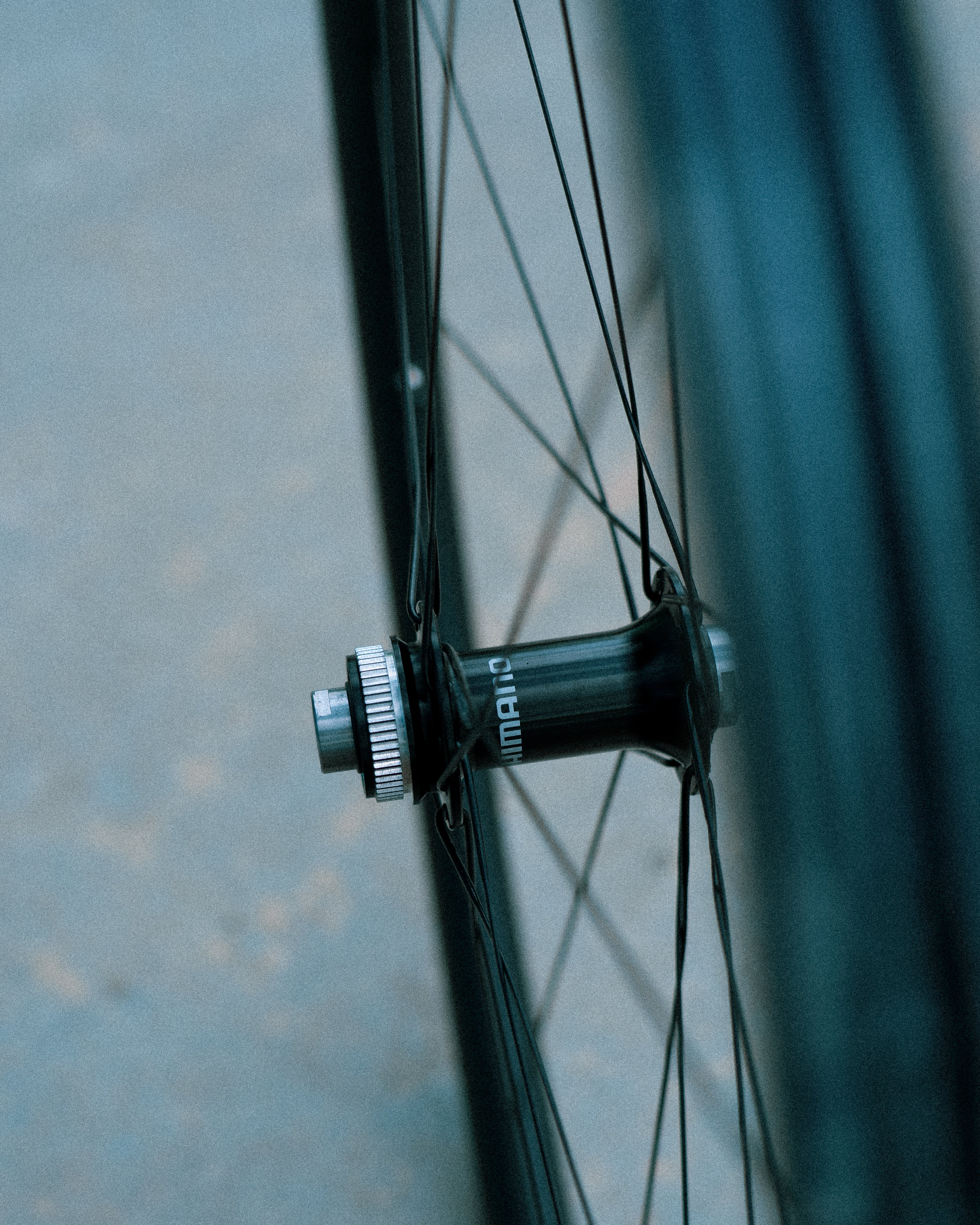 Przednie koło SHIMANO GRX WH-RX880 700c przystosowane do zastosowania bezdętkowego (centralna blokada) - Image 6
