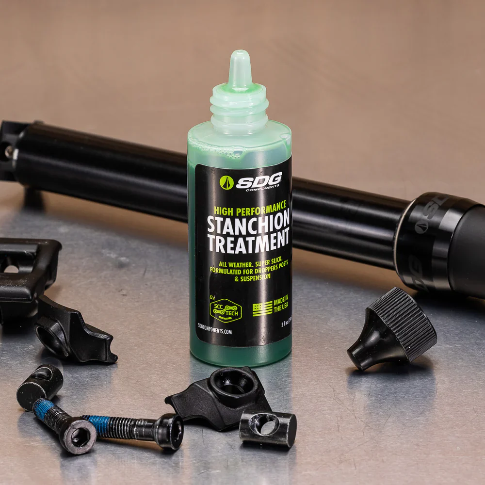 Środek do czyszczenia i smarowania zawieszenia SDG Stanchion Treatment (60 ml) - Image 5